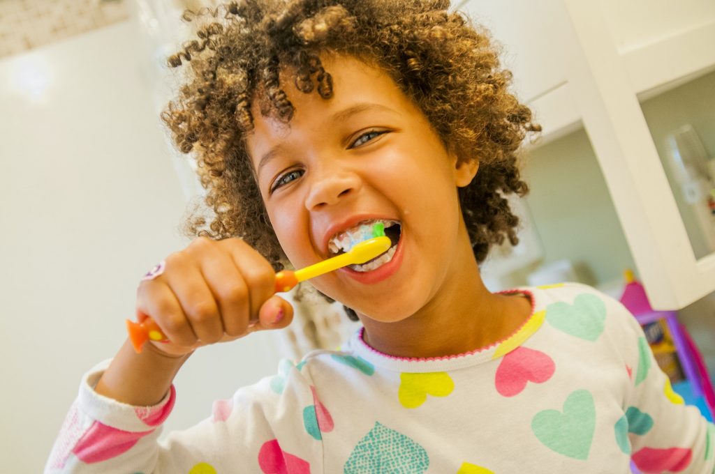 Should you brush your teeth before or after breakfast?